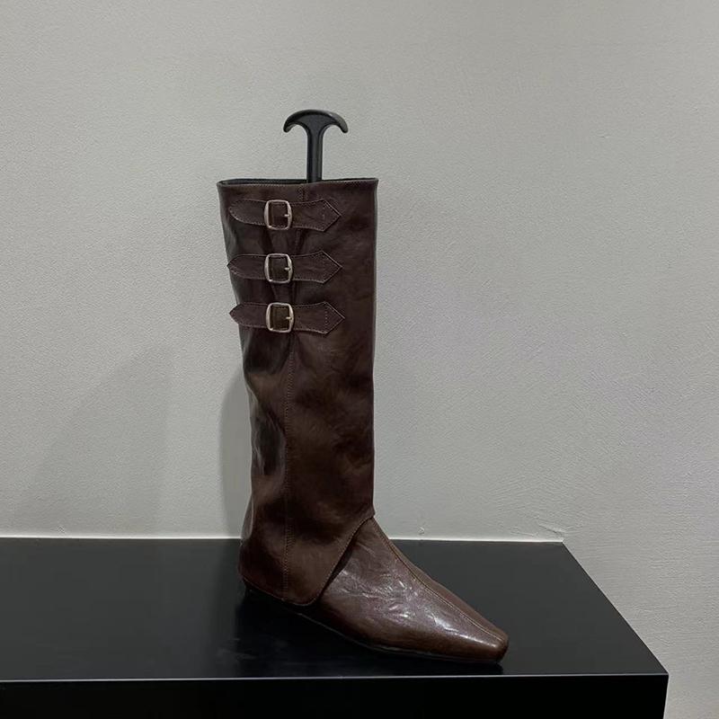 Внутренние женские сапоги до колена — фото 8