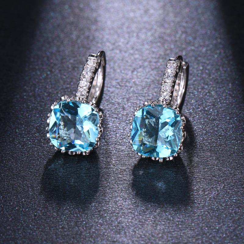 Bettyue Trend Classic Series Quadratische Form mit AAA-Zirkonia für Frauen und Mädchen, schlichte Ohrringe für modische Partys, erste Wahl