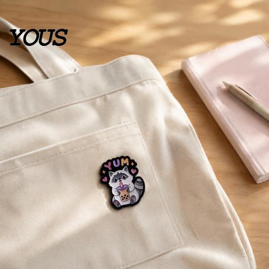 Lightweight Clothes Pins Cartoon Raccoon Brooch Pin, Animal Decorative Enamel Badge, Alloy Lapel Pin for Jackets Backpacks Hats Scarves