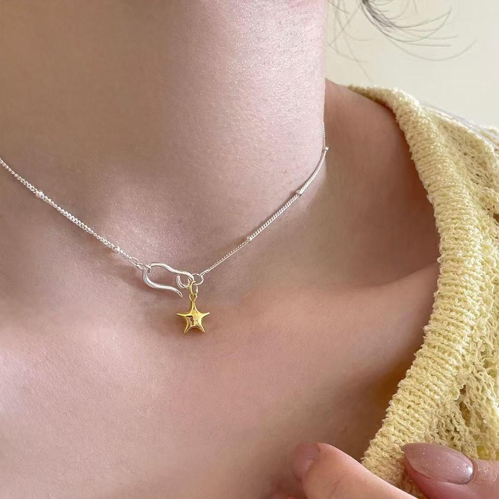 Gold Star Pendant Clavicle Chain Necklace: Women's Versatile, Sweet, Cool, Light Luxury Choker.