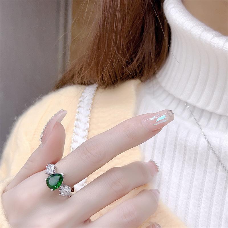 Retro Emerald Jewelry Set: Elegant Stud Earrings, Necklace & Ring with Colored Gemstones - Women s Luxury Gift