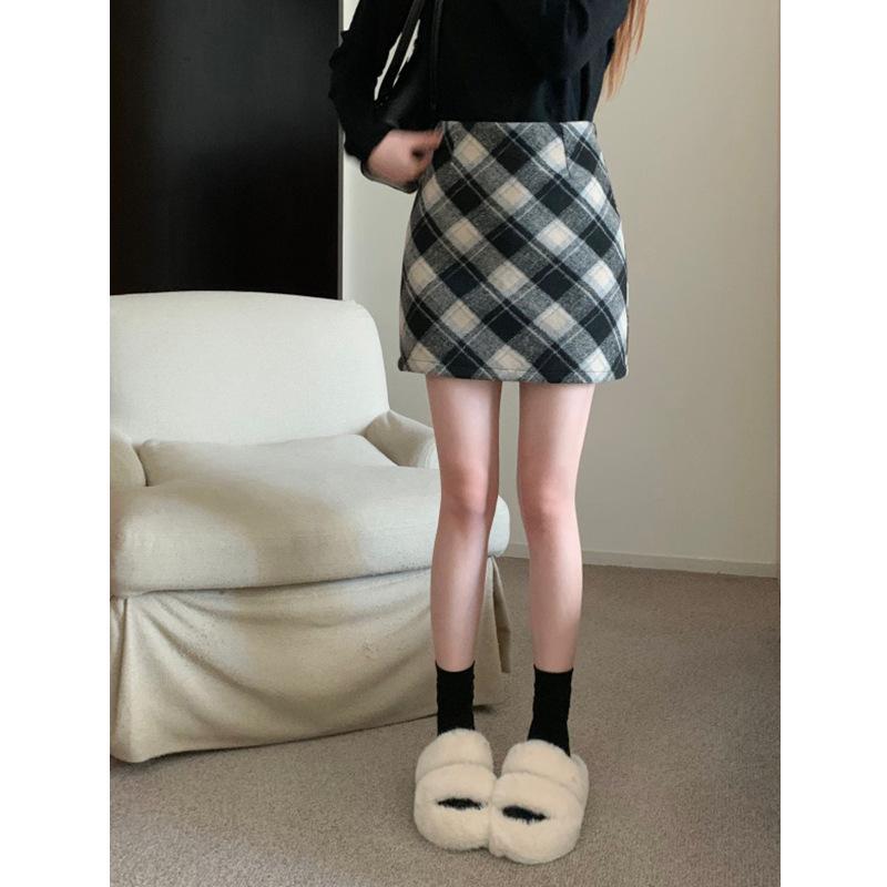 

Autumn 2024 High Waist Red Plaid Wool Midi Skirt for Plus Size Women XL (120-130 jin)