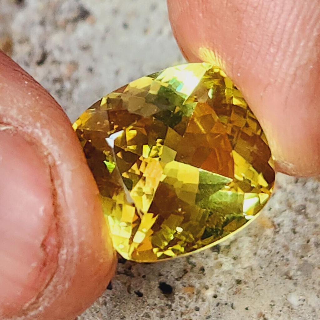 11 Ct Heated PITAMBARI Yellow Sapphire Cushion Cut CERTIFIED Loose Gemstone