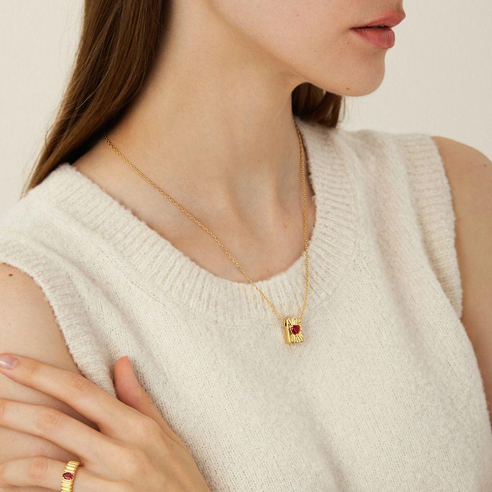 

Zircon Shiny Chain Choker Rhinestone Square Clavicle Chain Love Pattern Square Necklace Girls