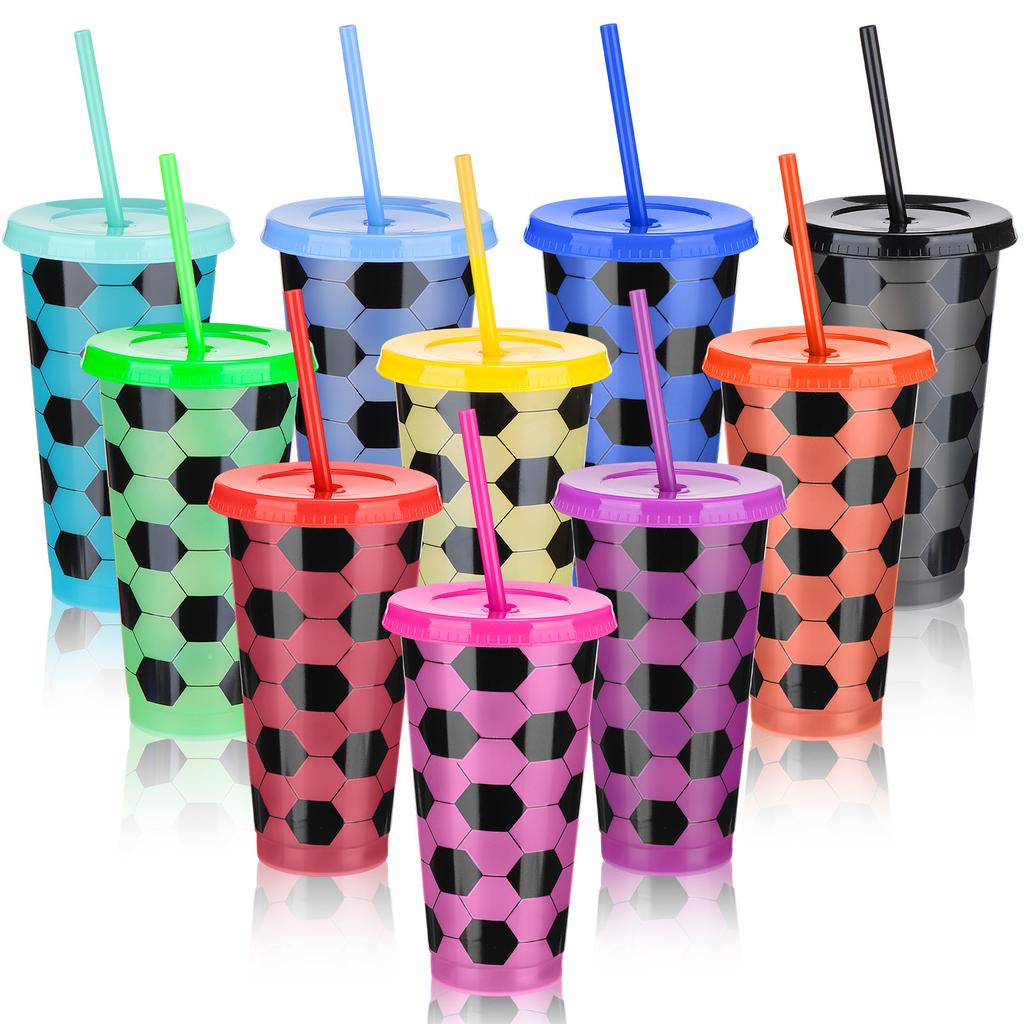 10 Stück 24 oz Plastik Fußballbecher Wiederverwendbarer Becher mit Deckel und Strohhalm Fußball Geburtstagsparty Geschenke für Fans Männer Frauen Sport