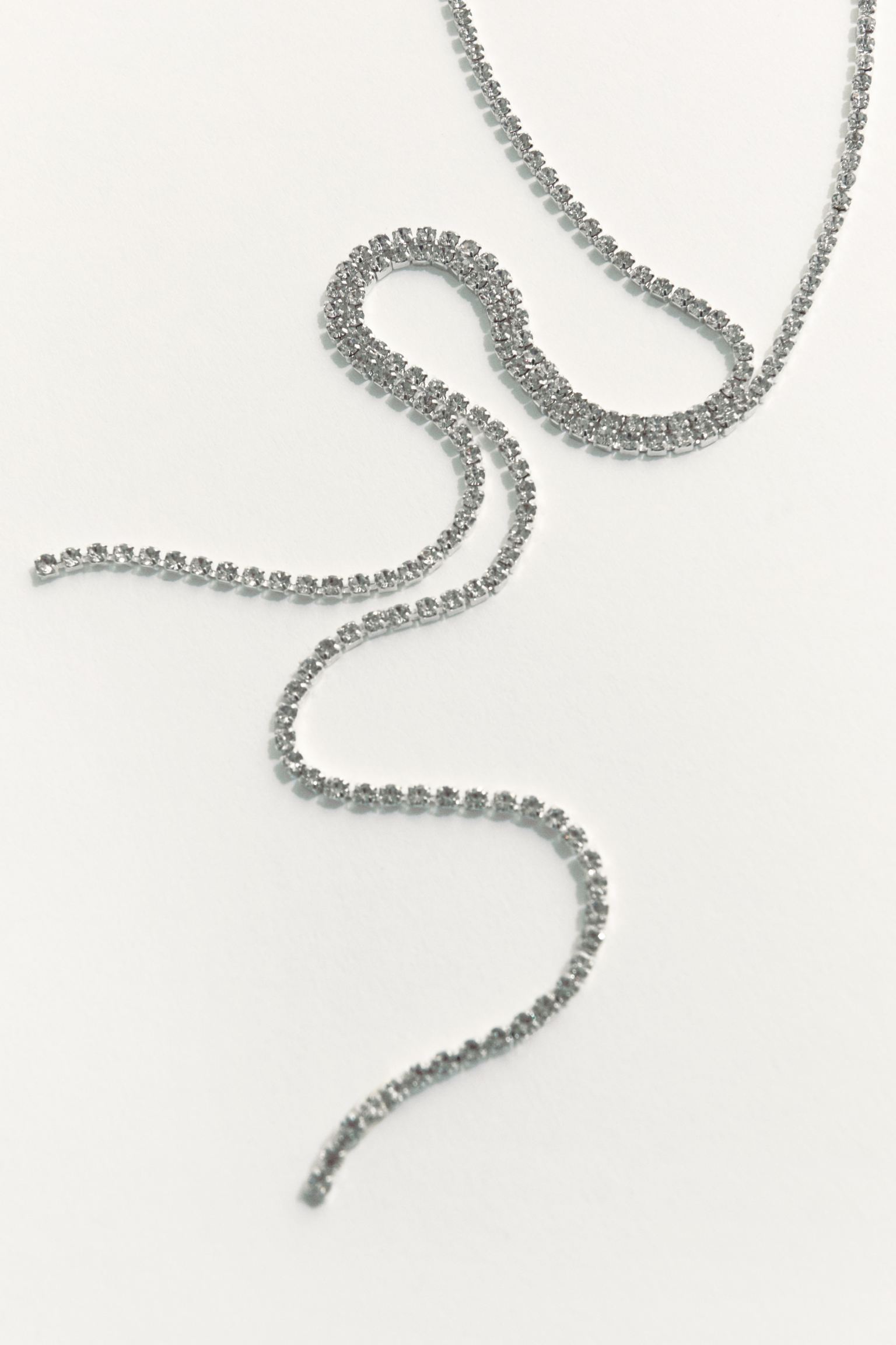 

Колье-цепочка со стразами