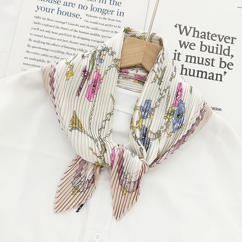 Retro Color Block Crinkled Square Scarf - 70cm Pleated Neckerchief in Imitation Silk for Women