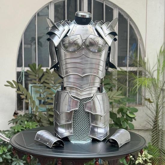 Medieval Women’s Cuirass & Chainmail Armor Set Fantasy LARP Cosplay And SCA Costume  Unique Gift for Her