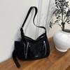 Large Capacity Bag Women's New Messenger Bag Retro Fashion Simple Handbag Shoulder Bag Commuter Tote Bag
