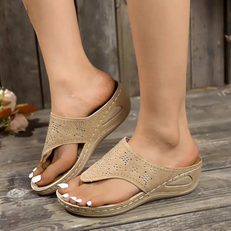 Fashion Vintage Metal Rivet Decoration Flip Flops Women 2025 Summer Soft Sole Wedge Heels Slippers Bohemia Beach Sandals Plus Size 43
