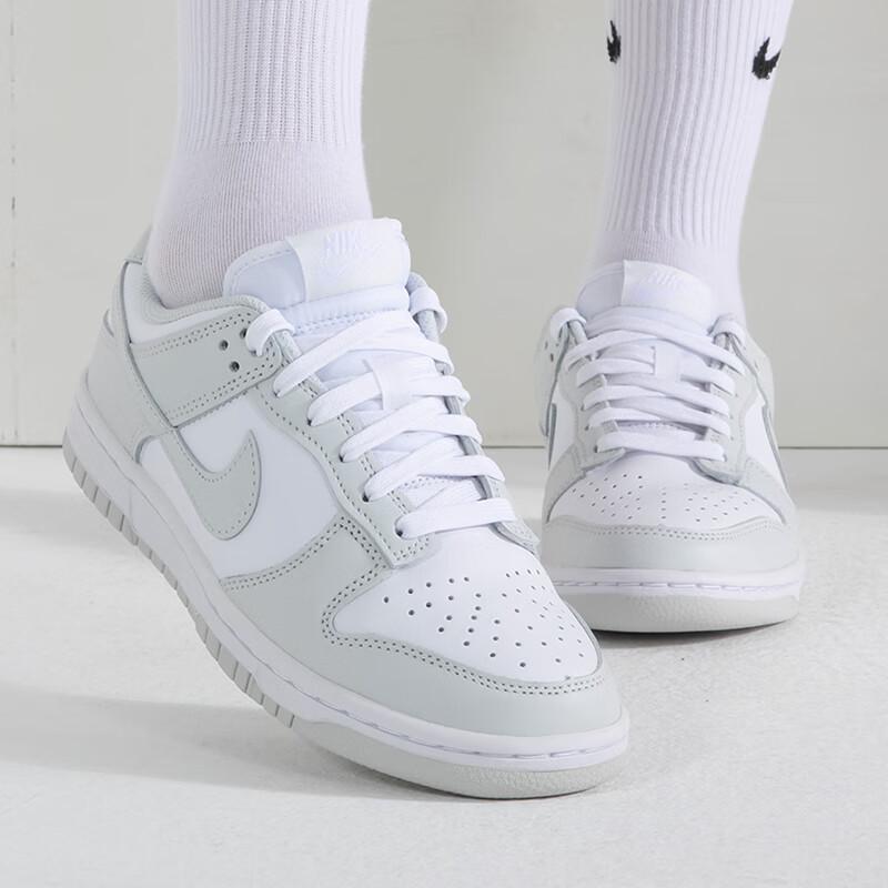 Nike Women s Dunk Low Lifestyle Sneakers US 9