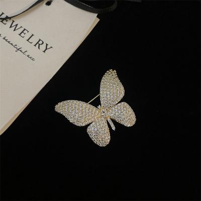 Broches et bijoux de corps