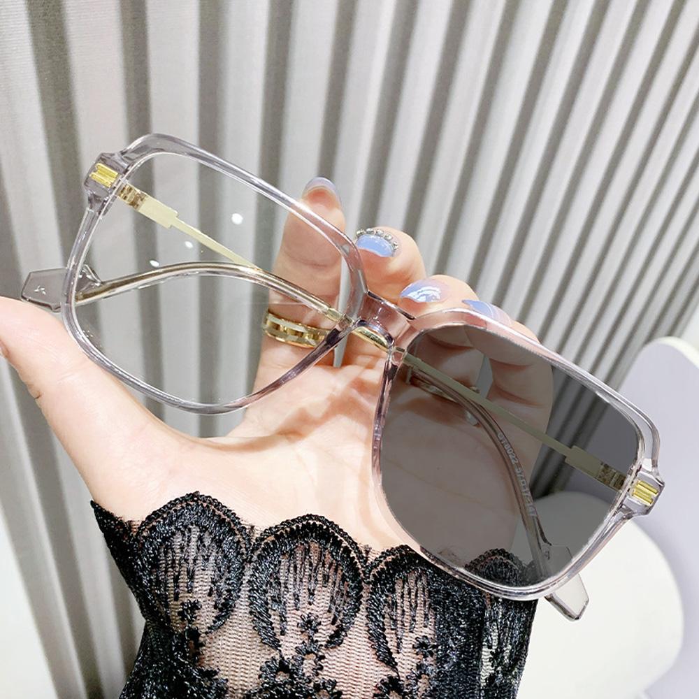 New Stylish Large Frame Photochromic Myopia Glasses Women Men Fashion Color Changing Anti Blue Light near Sight Eyeglasses  -4.0