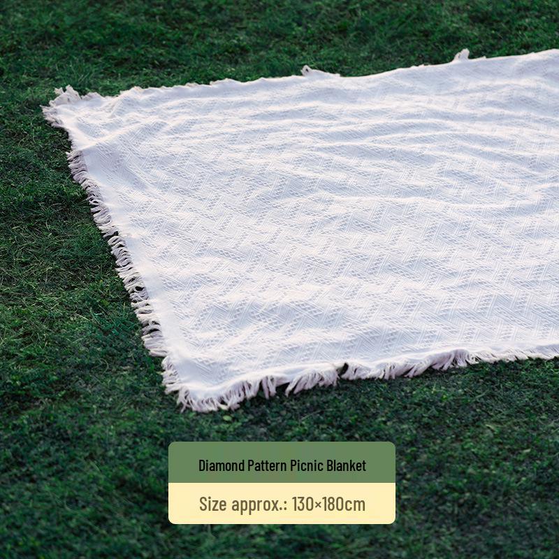 Picnic-Themed Photo Props: Outdoor Scene Decoration with Tablecloth and Tray for Food Photography.