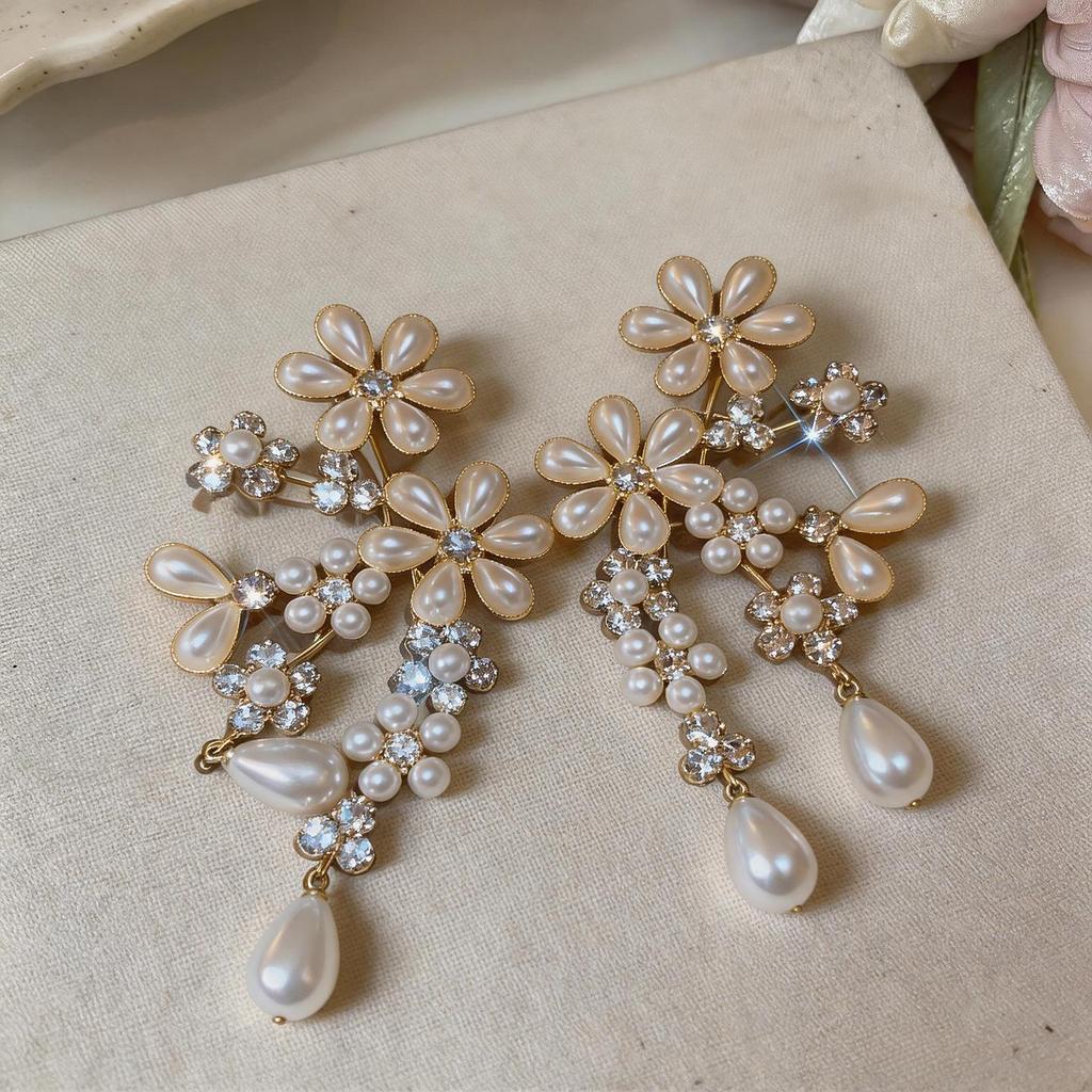 Silver Needle Rhinestone Pearl Flower Drop Earrings: Luxurious, Retro-Style Ornaments