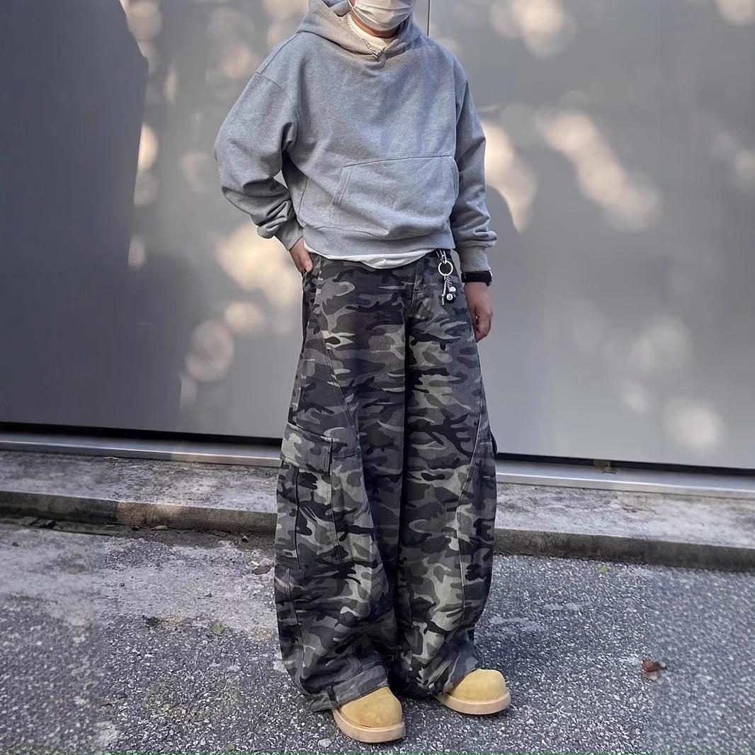 

Retro Camouflage Wide-Leg Scimitar Denim Overalls with Large Pockets for Men and Women - Autumn/Winter Edition. XXXL