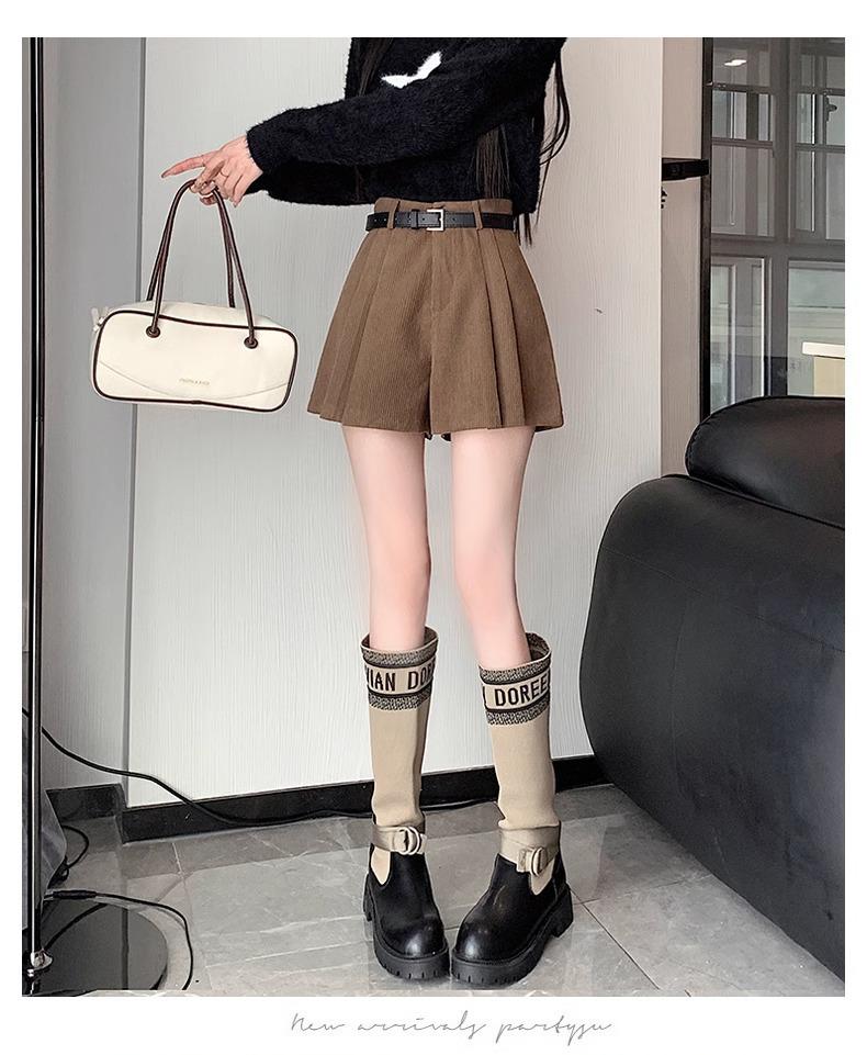 Women's High-Waist Pleated Wide-Leg Shorts for Autumn/Winter - Stylish A-Line Design