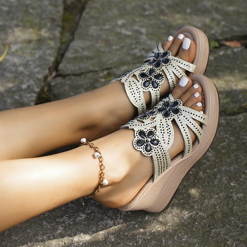 Summer new muffin wedge heel slippers women's wear fashion hollow water table thick bottom high heel fish mouth cool slippers