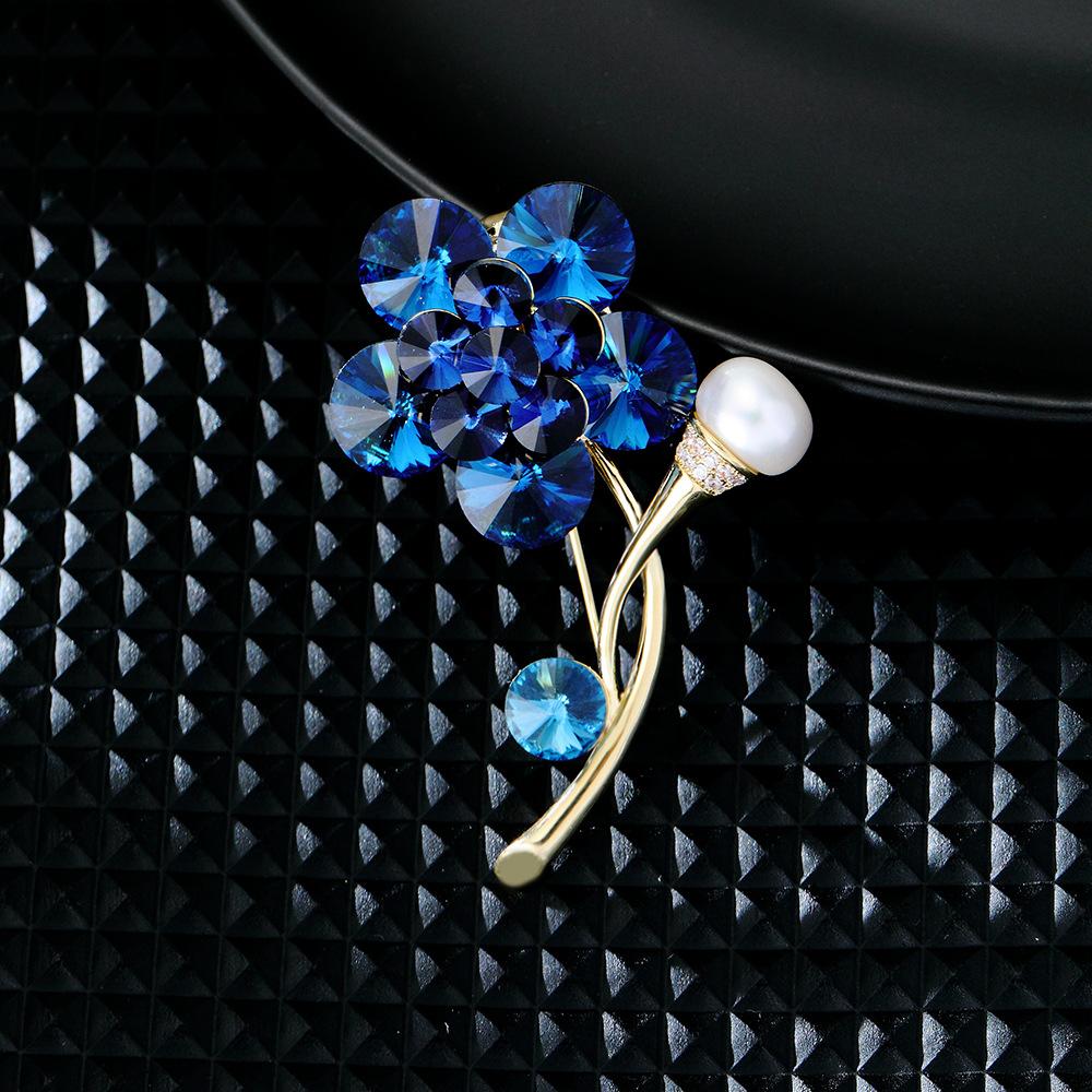 New Mysterious Blue Crystal Brooch Women'S Accessories Corsage Korean Simple Luxury Atmosphere High-End Suit Big Coat Buckle