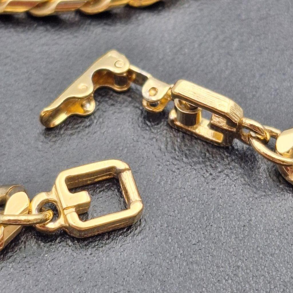 Used Givenchy necklace Kihei GIVENCHY gold accessories
