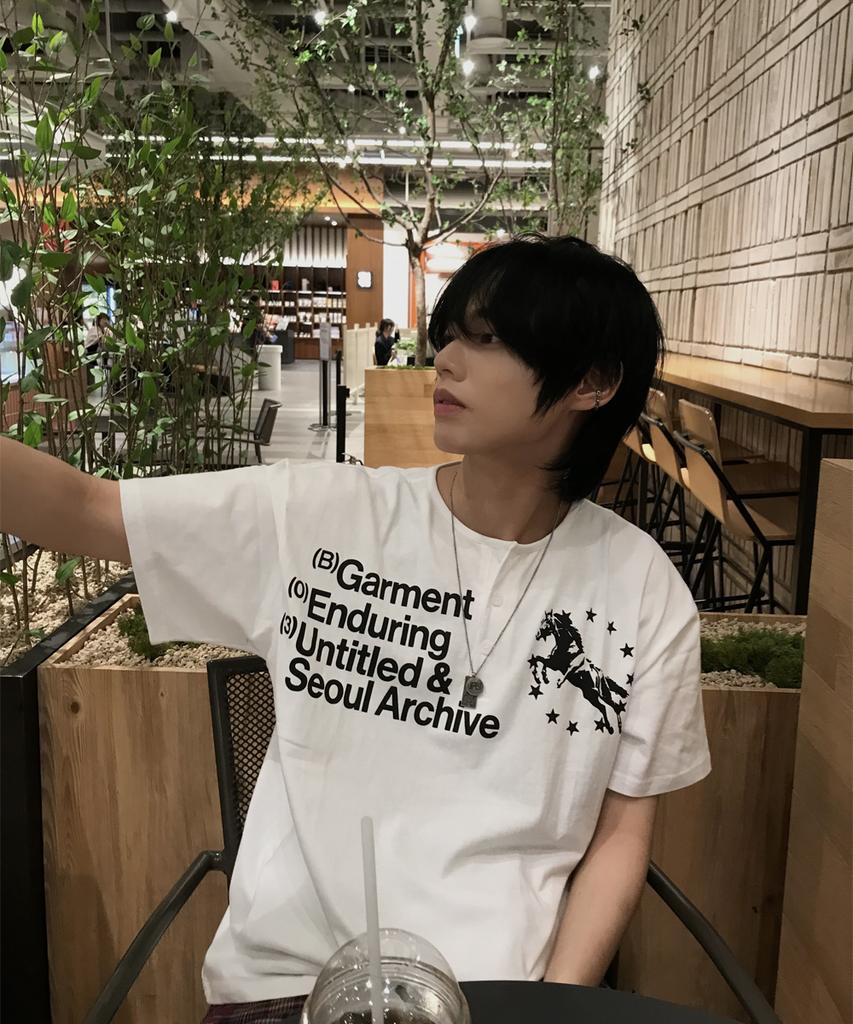 Eontaiteulseoul Unicorn Henley Neck Crop Short Sleeve White