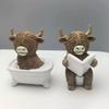 Niedliche Schottische Hochlandrind Harzfiguren Lustige Badende & Lesende Kuh Statue Schreibtischdekoration Für Zuhause Badezimmer Büro Feiertagsgeschenk