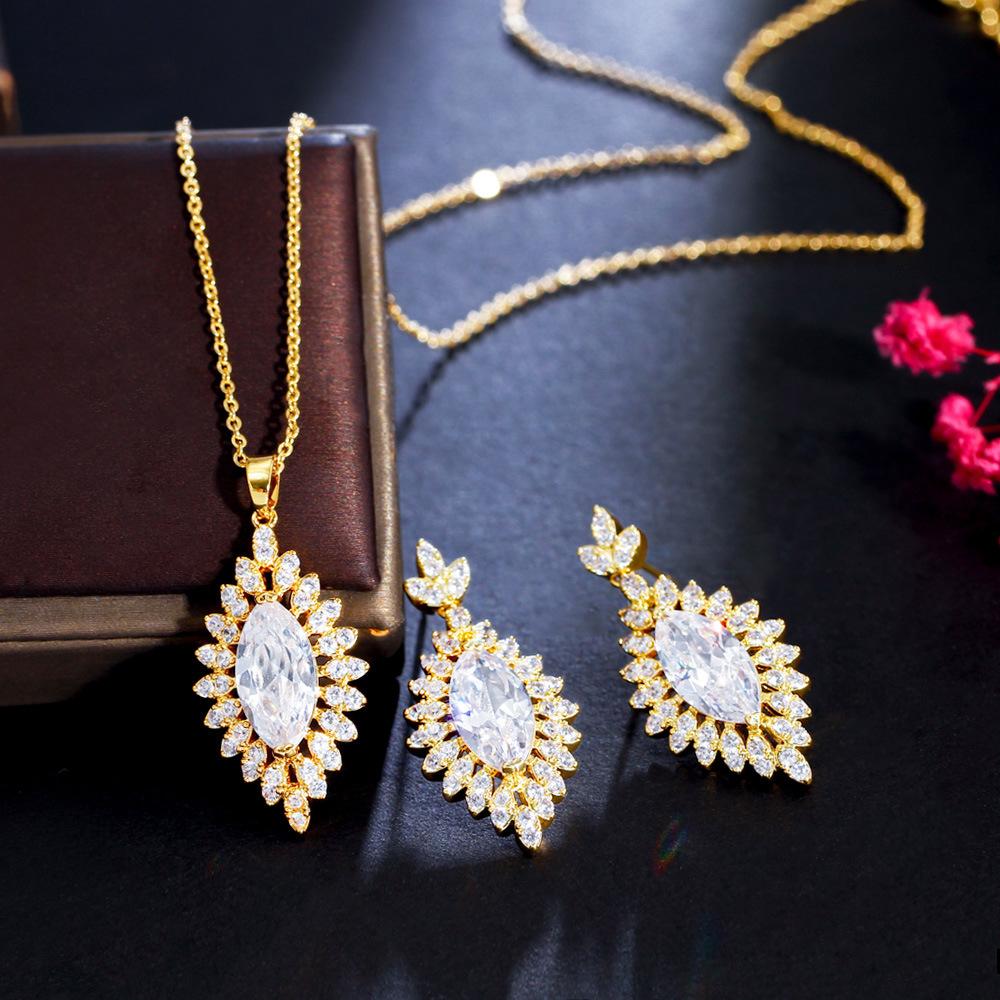 Copper Inlaid Zircon Earrings Necklace Two-Piece Set Exotic Style Women'S Elegant Pendant Earrings Jewelry Set Chain
