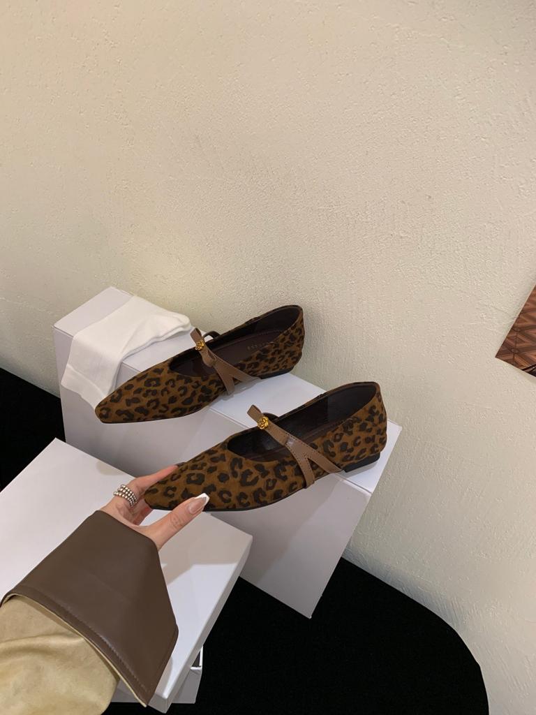 2025 autumn new thick heel pointed head light mouth leopard print single shoes women's one-word buckle suede Mary Jane evening shoes