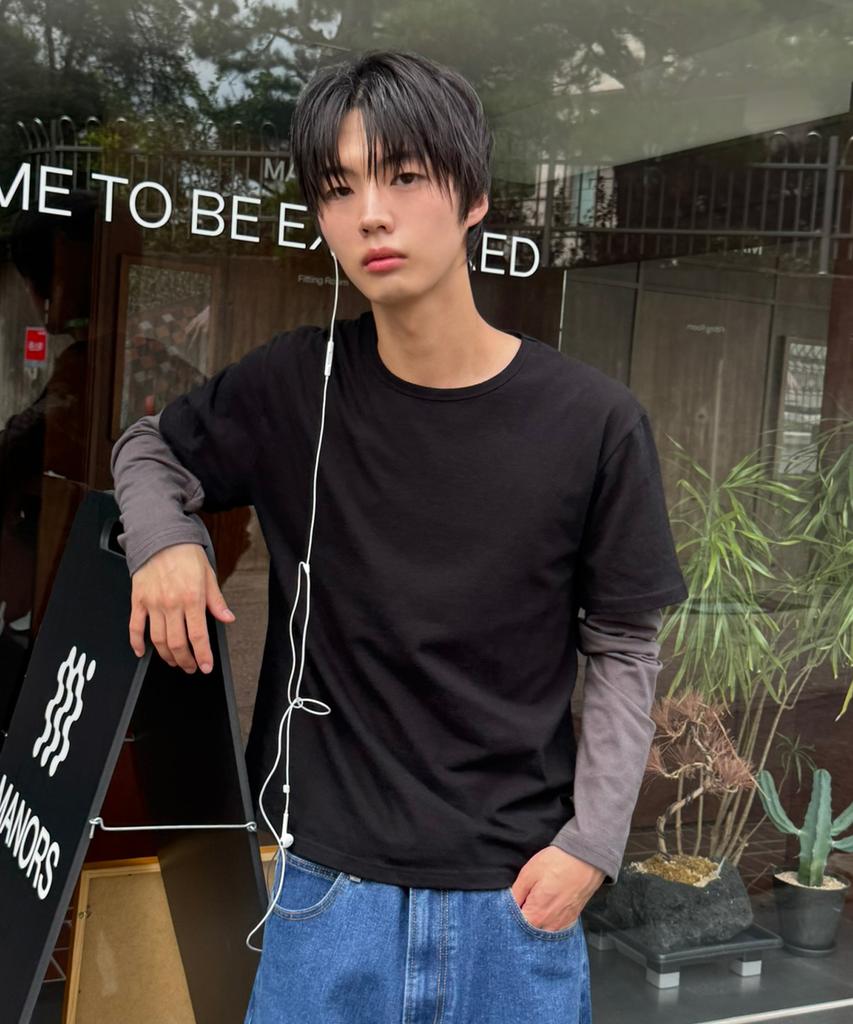 SIGNATURE Border Sleeve Layered Long Sleeve T-Shirt [Black]