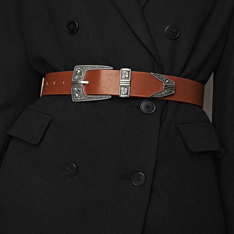 Bohemian Retro Womens Wide Leather Belt With Round Metal Closure For Festival Artwear And