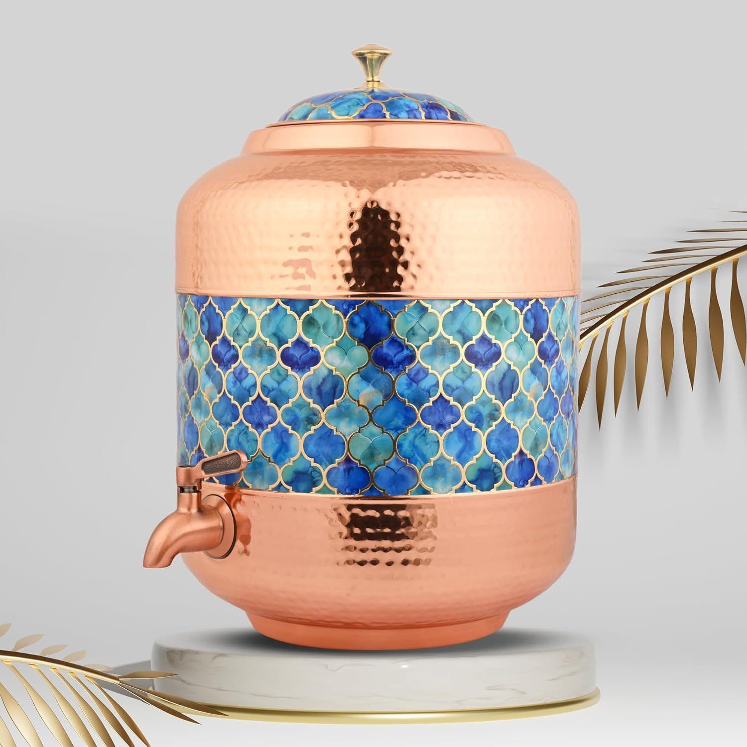 

Индийский медный диспенсер для воды королевского синего цвета и матовые сосуды матка с чеканкой, с краном из нержавеющей стали, контейнер 11 литров