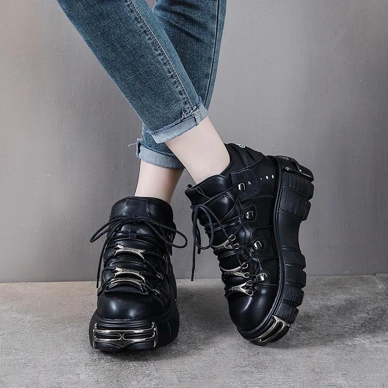 Kvinner Dark Punk Chunky Shoes Platform ankelstøvletter Gotisk stil snøresko Metall Motorsykkelstøvler Rund tå Chunky Boots