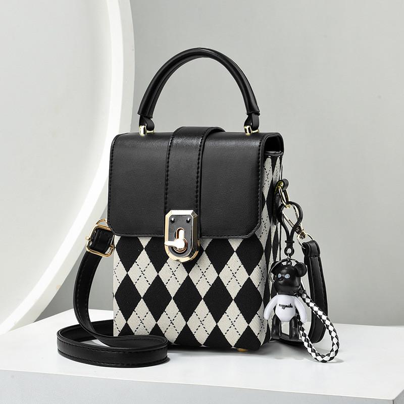 Fashionable Versatile Color Block Diamond Quilted Small Handbag For Daily Outfits Black Diamond