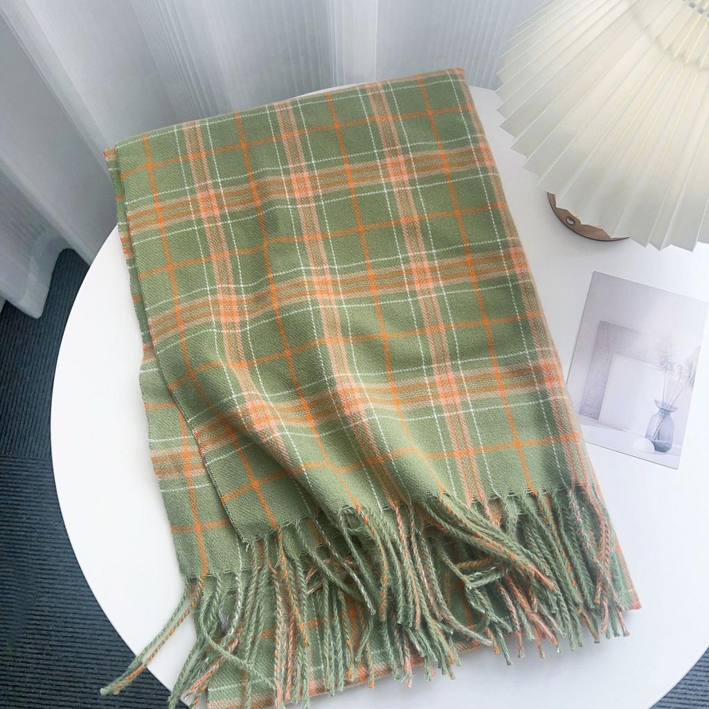 Milk white plaid scarf women's autumn and winter high-end shawl 2025 thickened warm imitation cashmere fringed scarf