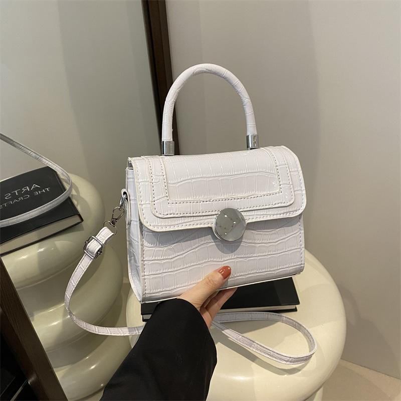 Fashionable Casual and Fashionable Crossbody Bag Temperament One-shoulder Small Square Bag New Spring Retro Trendy Small Bag Women