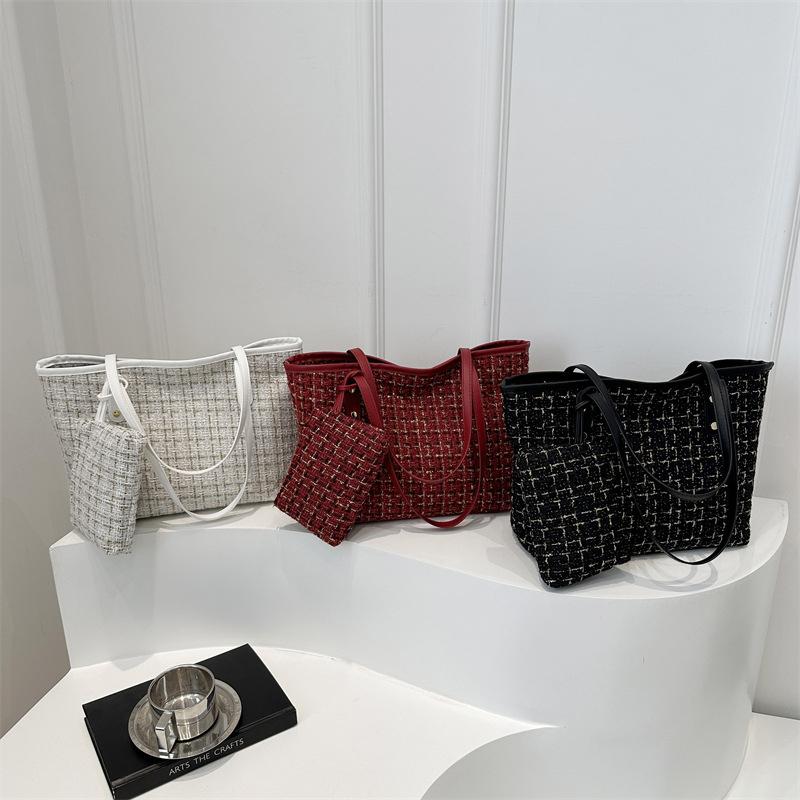 Large Capacity Women Shoulder Underarm Bags Simple Plaid Versatile Ladies Tote Bag Purse Portable Female Handbags with Zipper