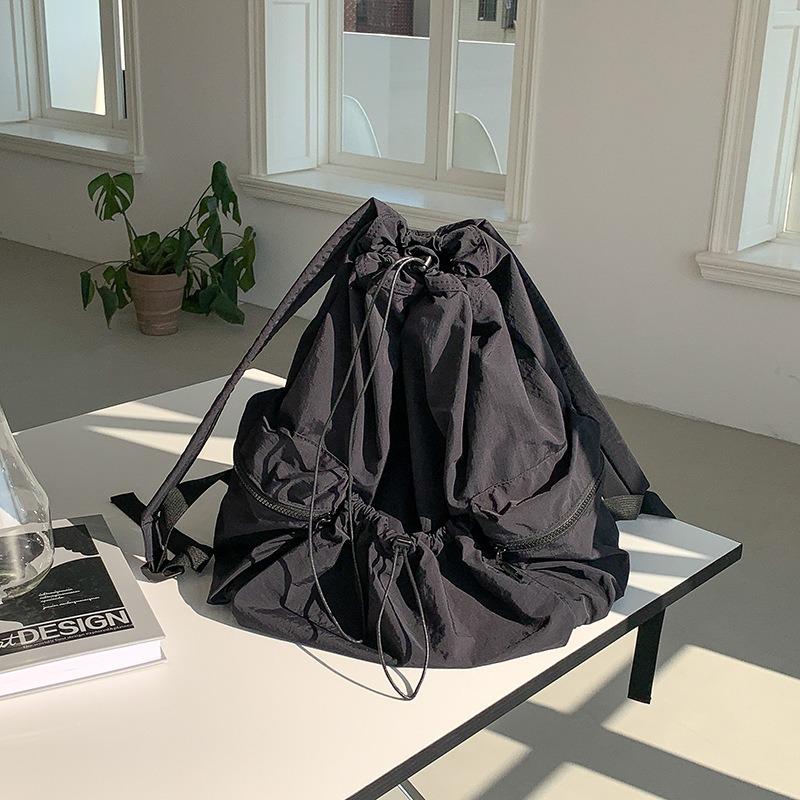 Zaino da donna con coulisse, plissettato, leggero, casual, borsa da scuola, grande capacità, zaino alla moda in nylon per donne