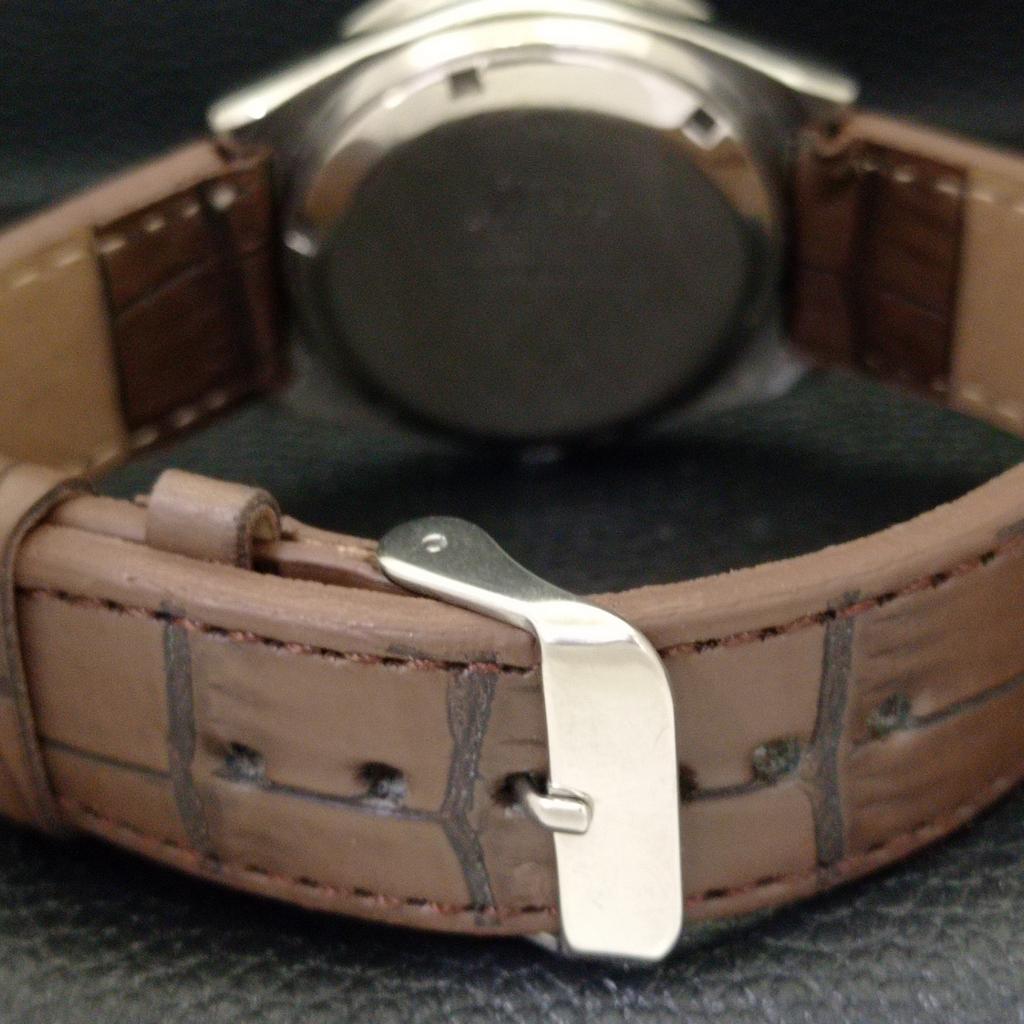 USED VINTAGE CITIZEN AUTOMATIC 8200 JAPAN MENS ARABIC RED DIAL WATCH A434808-2 R123-a434808