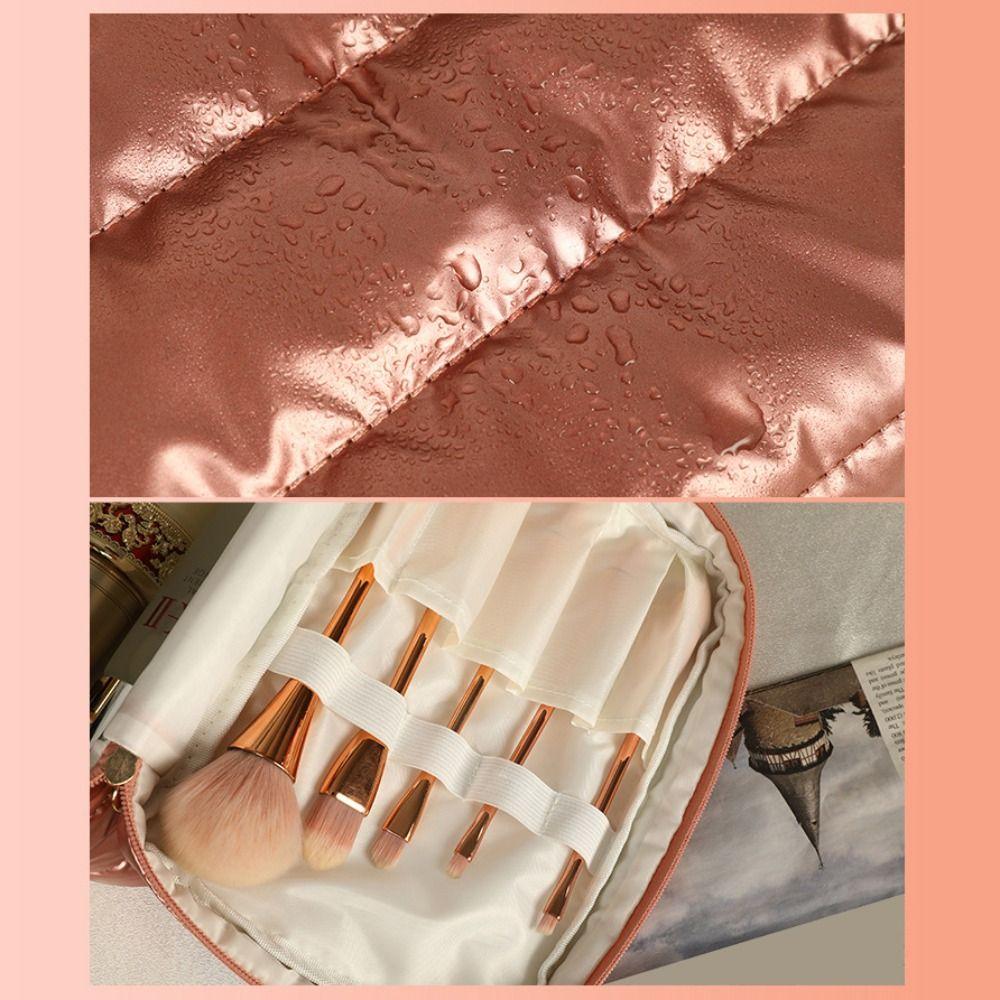 Lightweight Waterproof Aesthetic Cosmetic Organizer Large Capacity Shock Resistance Toiletry Bag Quilted Makeup Pouch Toiletries