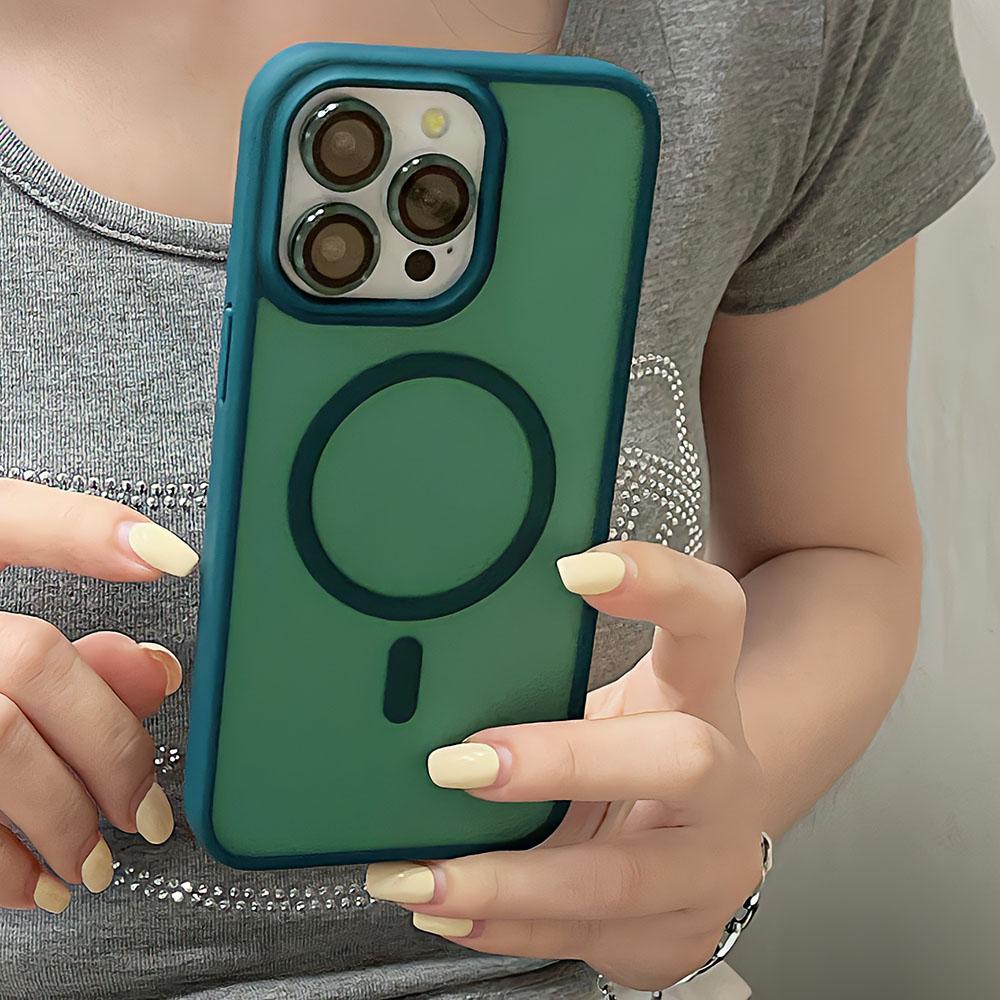 Matowa, przezroczysta obudowa Magsafe do iPhone'a 15 Pro Max 14 13 12 11 Pro Max 15 Plus z magnetycznym etui do ładowania bezprzewodowego