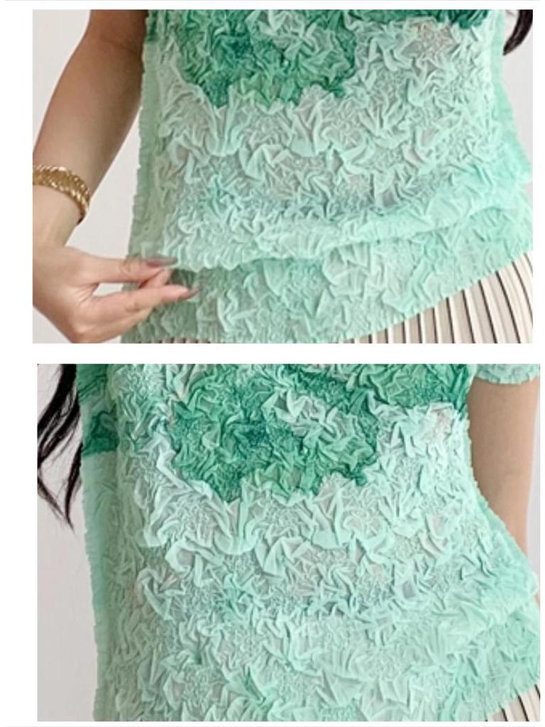 Schickes Batik-Plissee-T-Shirt: Vielseitiges, stilvolles Kurzarm-Top für Damen