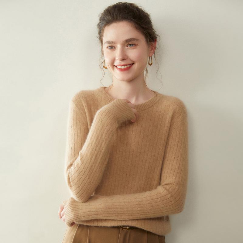 Women's Light Luxury Cashmere Cable Knit Sweater - Autumn Winter Slimming Round Neck, Long Sleeve Base Layer.