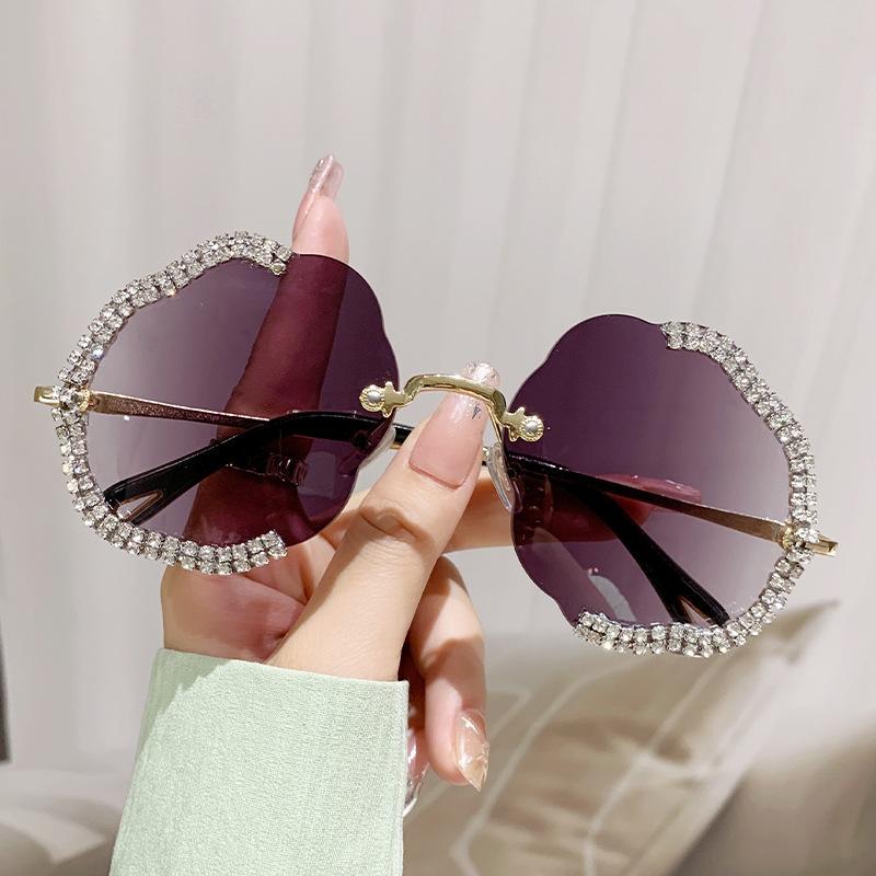 Oversized Rimless Luxury Brand Designer Diamond Flower Sunglasses Women For Female Vintage Popular Sun Glasses Punk Metal Shades