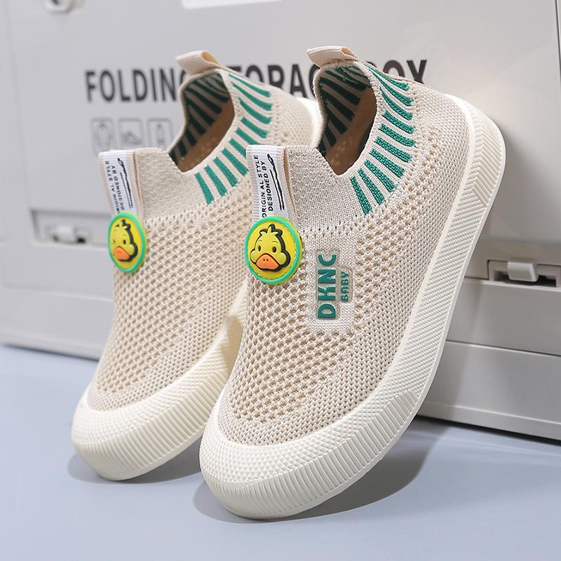 

Children s sports shoes Boys breathable casual board shoes Girls middle-aged and older children s soft-soled non-slip classmates 26 (inner length 15.5 cm)