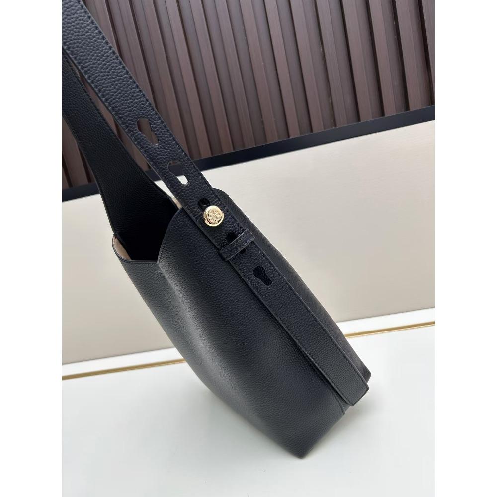 The first layer of cowhide popular soft leather bag, women's 2025 new fashionable and simple bucket bag versatile ins shoulder handbag