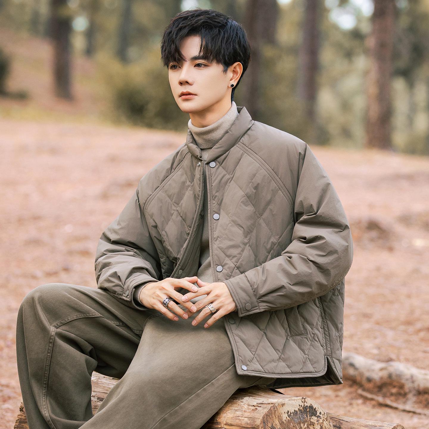 

Trendy Brand 2025 Men s Loose Fit Diamond Plaid Lightweight Down Jacket M хакі