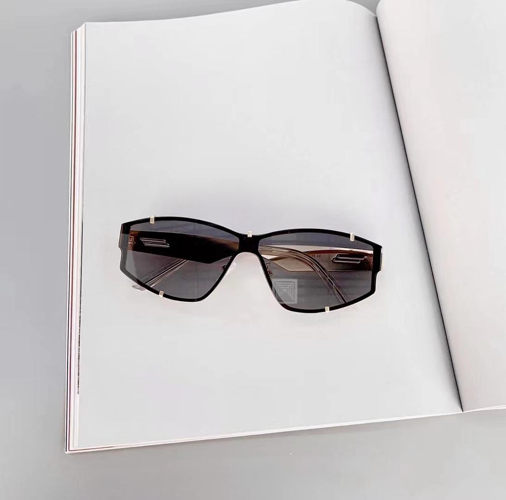 Vintage Stylish Sunglasses Women UV400 Protection High Quality Sun Glasses for Bicycling Mountaineering Men