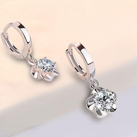 Frauen Pflaumenblütenform baumeln Strass Leaverback Ohrringe Schmuck