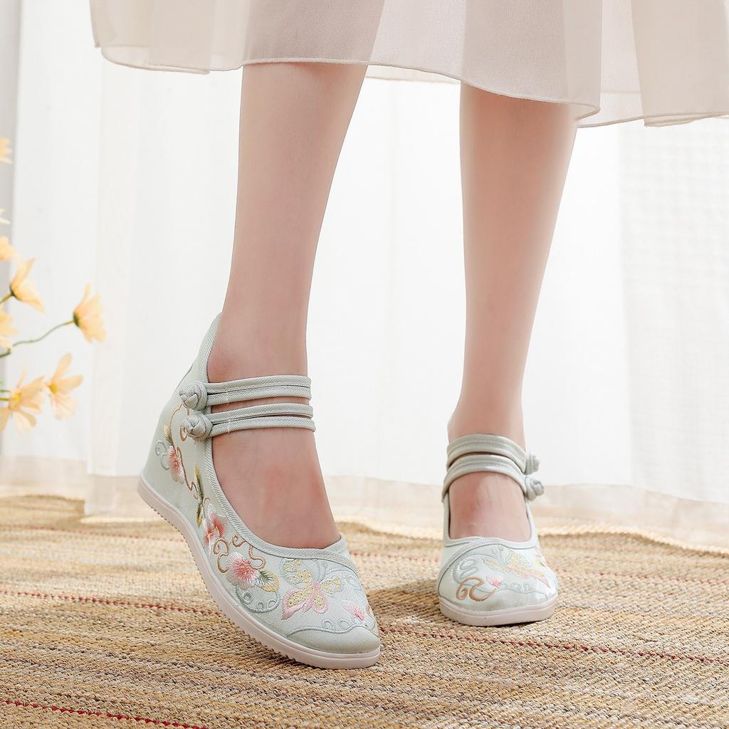 [Die Yun] 2025 Spring New Old Beijing Cloth Shoes Women's Inner Height Increase Embroidered Shoes New Chinese Antique Hanfu Shoes