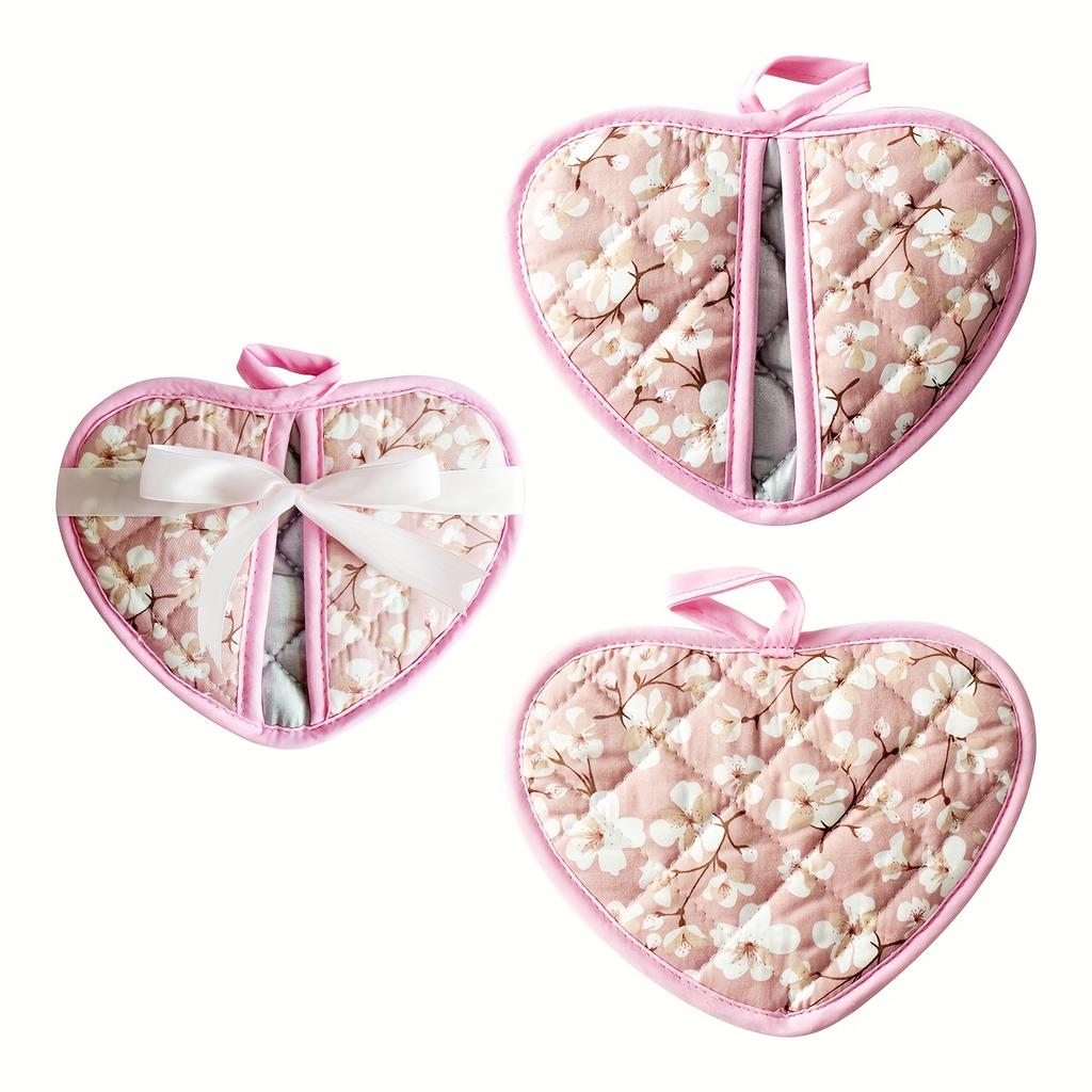 1 Pcs Heart Shaped Heat Resistant Pads Packaged with a Ribbon.These Thick Fabric Mats Feature a Vintage Floral Print